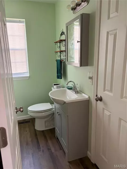 Bath - 306 Elmont Rd, Sullivan, MO 63080 photo 1 of 1