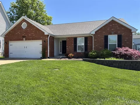5612 Briarwood Estates Dr, Oakville, MO 63129