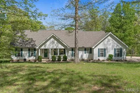 24331 Deer Creek Rd, Warrenton, MO 63383