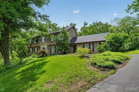 1685 Ansonborough Dr, Chesterfield, MO 63017