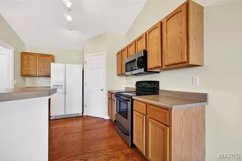 Kitchen - 1433 Sunview Dr, O'fallon, MO 63366 photo 1 of 2