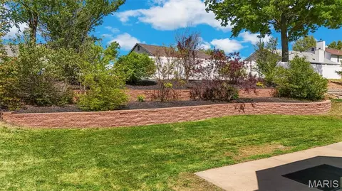 Exterior - 1433 Sunview Dr, O'fallon, MO 63366 photo 3 of 8