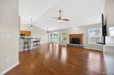 Living - 1433 Sunview Dr, O'fallon, MO 63366 photo 1 of 9