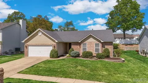 Exterior - 1433 Sunview Dr, O'fallon, MO 63366 photo 7 of 8