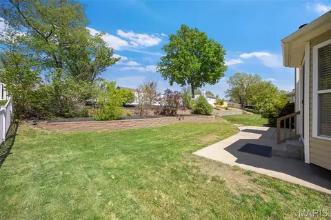 Exterior - 1433 Sunview Dr, O'fallon, MO 63366 photo 4 of 8