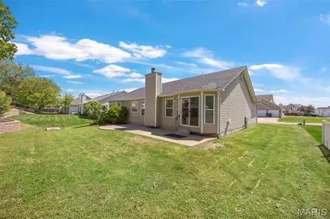 Exterior - 1433 Sunview Dr, O'fallon, MO 63366 photo 5 of 8