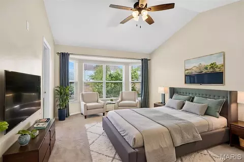 Bedroom - 1433 Sunview Dr, O'fallon, MO 63366 photo 7 of 10