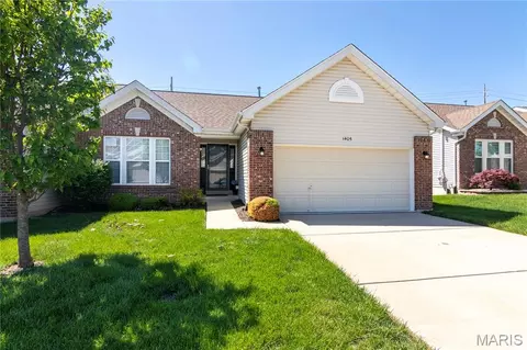 1405 Garnet Dr, O'fallon, MO 63366