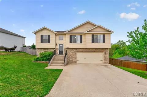 105 Sandstone Dr, Saint Robert, MO 65584