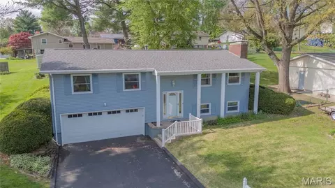 1422 Thistle Dr, Vandalia, IL 62471