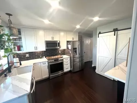 Kitchen - 371 Novara, Ballwin, MO 63021 photo 4 of 4
