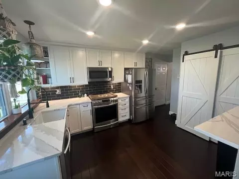 Kitchen - 371 Novara, Ballwin, MO 63021 photo 1 of 4