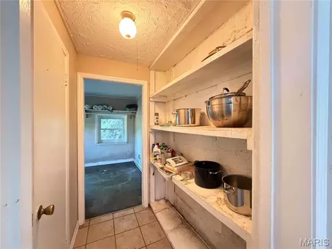 Entry Way - 734 Old Cove Rd, Saint Clair, MO 63077 photo 2 of 2