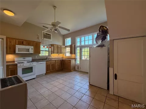 Kitchen - 734 Old Cove Rd, Saint Clair, MO 63077 photo 1 of 2