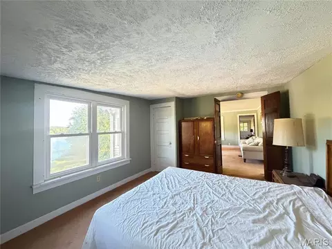 Bedroom - 734 Old Cove Rd, Saint Clair, MO 63077 photo 2 of 3