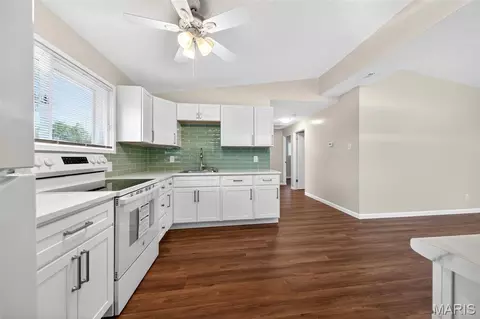 Entry Way - 8205 Midwood Ave, Berkeley, MO 63134 photo 1 of 1