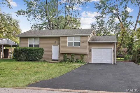 1444 Farmview Ave, Saint Louis, MO 63138