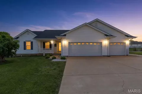 38 Elk Dr, Farmington, MO 63640
