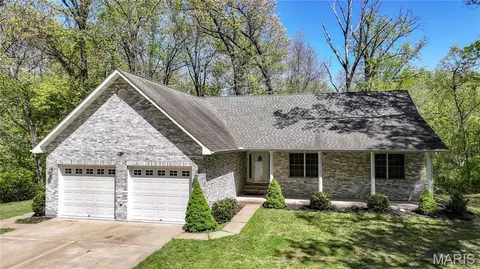 19383 Deer Run, Brighton, IL 62012