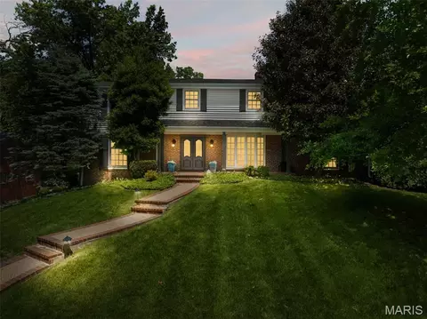 29 Thorndell Dr, Saint Louis, MO 63117