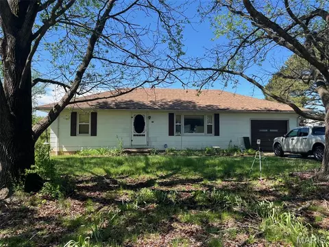 1201 Maiden Ln, Cuba, MO 65453