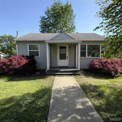 850 Whittier St, Wood River, IL 62095