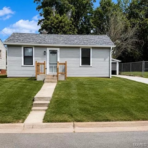 6226 Garfield Ave, Berkeley, MO 63134