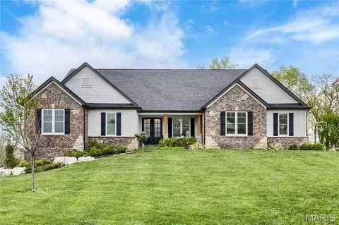 110 Westleigh Manor Dr, Wentzville, MO 63385