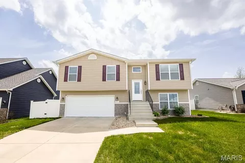301 Cherylwood, Fairview Heights, IL 62208