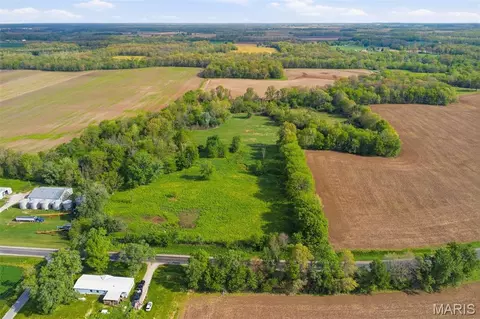 000 E 900 Ave, Vandalia, IL 62471