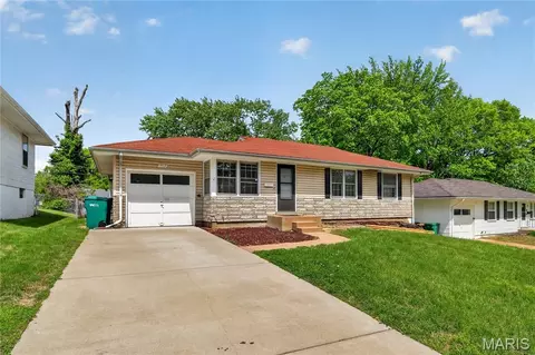 1417 Corinth Dr, Saint Louis, MO 63137