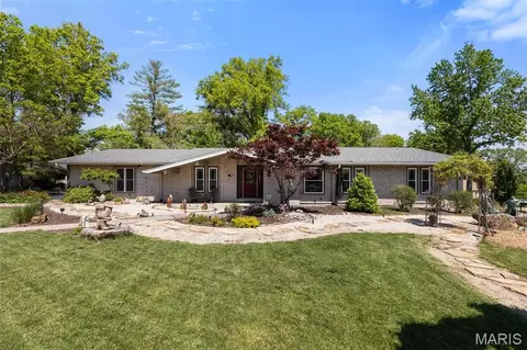 14611 Rogue River Dr, Chesterfield, MO 63017