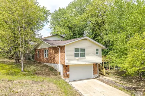 25 Madison Ave, Washington, MO 63090