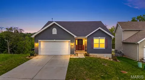 804 Cedar Bluff Way, Fenton, MO 63026
