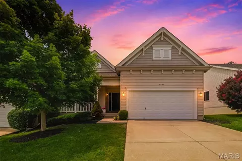 1431 Colonial Dr, Saint Charles, MO 63304