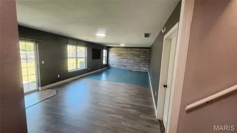 Living - 16172 Hershey Rd, Saint Robert, MO 65584 photo 3 of 3