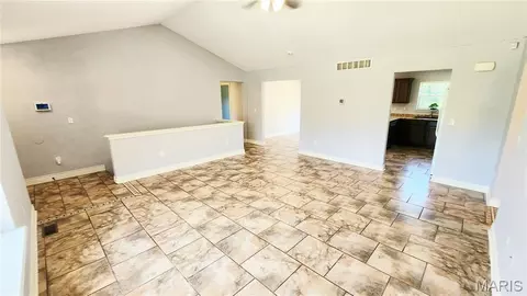 Living - 16172 Hershey Rd, Saint Robert, MO 65584 photo 2 of 3