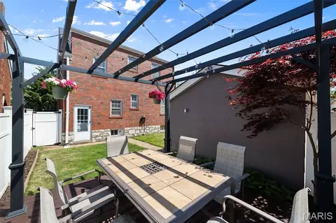 Exterior - 5750 Gresham Ave, Saint Louis, MO 63109 photo 6 of 11
