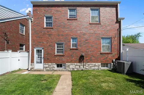 Exterior - 5750 Gresham Ave, Saint Louis, MO 63109 photo 2 of 11