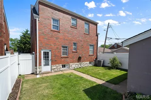 Exterior - 5750 Gresham Ave, Saint Louis, MO 63109 photo 4 of 11