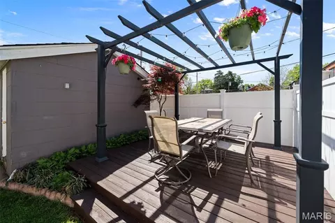 Exterior - 5750 Gresham Ave, Saint Louis, MO 63109 photo 5 of 11