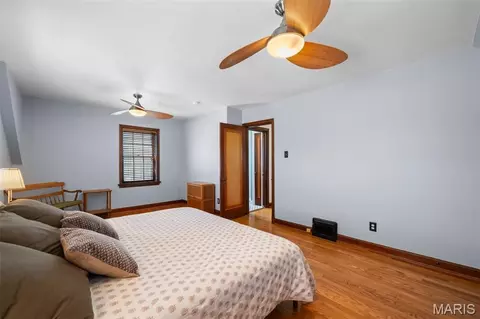 Bedroom - 5750 Gresham Ave, Saint Louis, MO 63109 photo 4 of 4