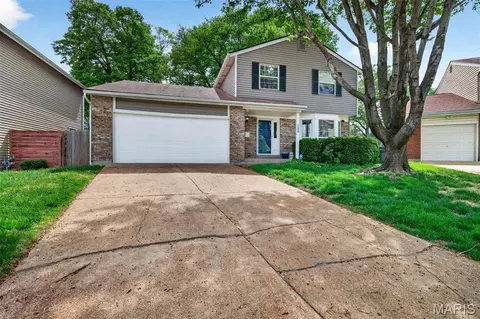 1544 St Vincent Ct, Saint Louis, MO 63104