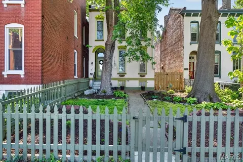 2702 Indiana Ave, Saint Louis, MO 63118