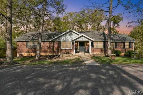 1338 Gainsborough Ct, Marthasville, MO 63357