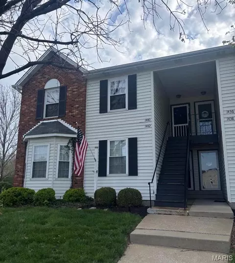 1440 Surrey Ln, St. Peters, MO 63304