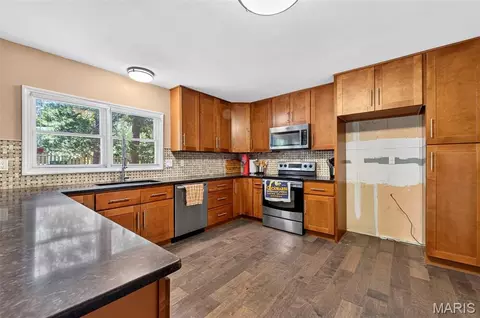 Kitchen - 1261 Jade Wind Cir, Ballwin, MO 63011 photo 2 of 3