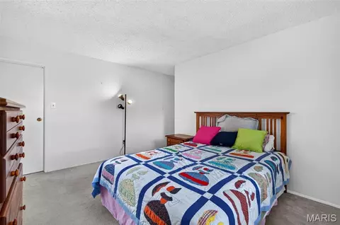 Bedroom - 1261 Jade Wind Cir, Ballwin, MO 63011 photo 8 of 9