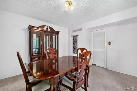 Dining - 1261 Jade Wind Cir, Ballwin, MO 63011 photo 1 of 2