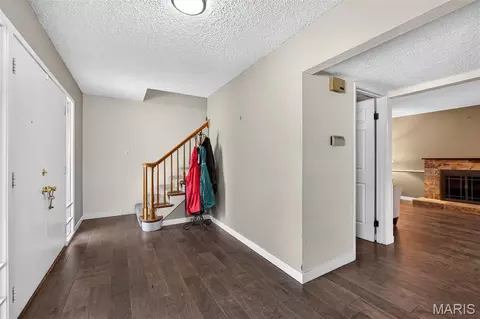 Entry Way - 1261 Jade Wind Cir, Ballwin, MO 63011 photo 1 of 3